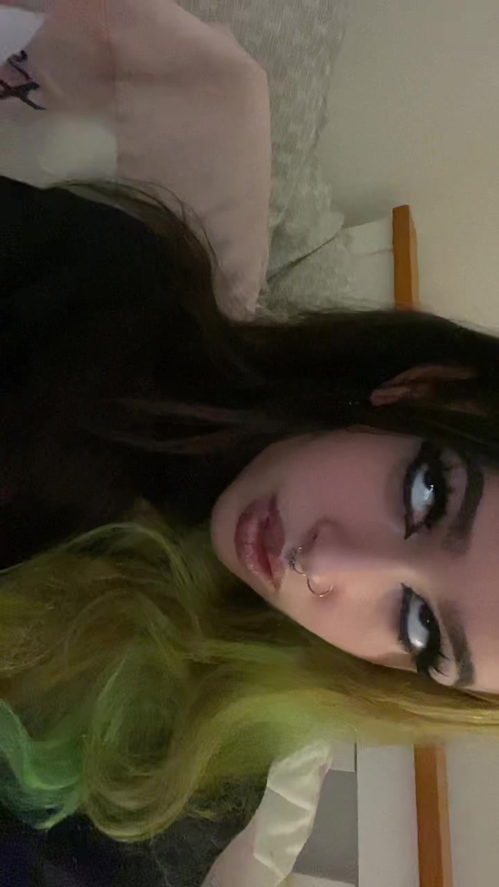 @rachel👽🖤