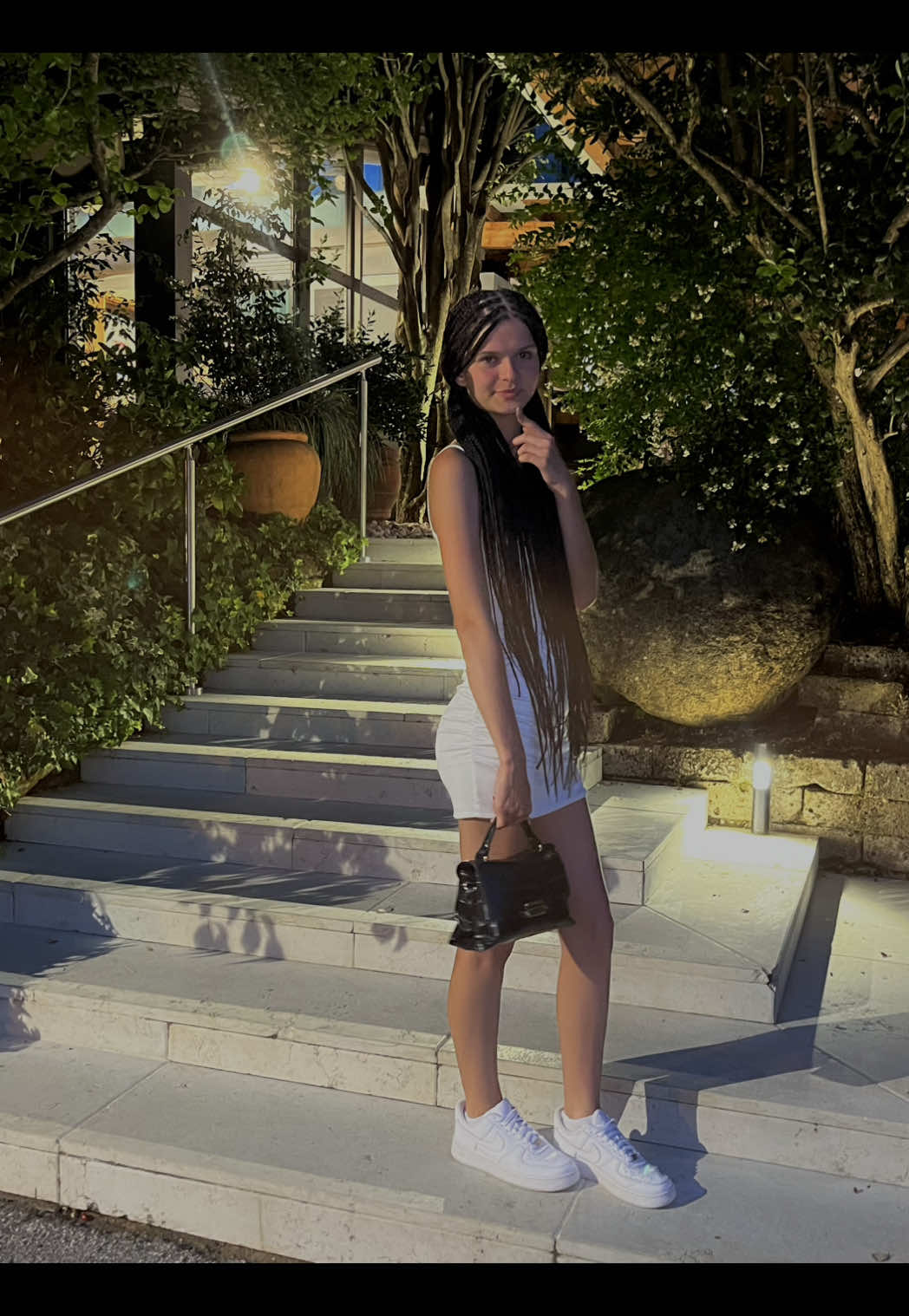 @Adelisa