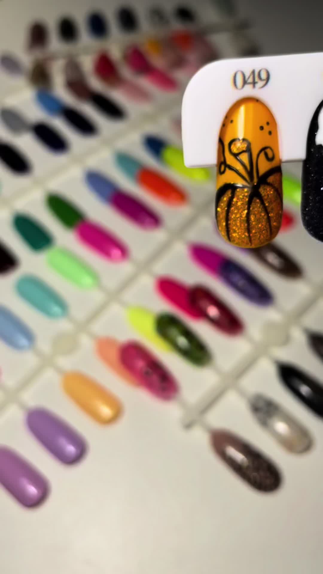 @Nailamos
