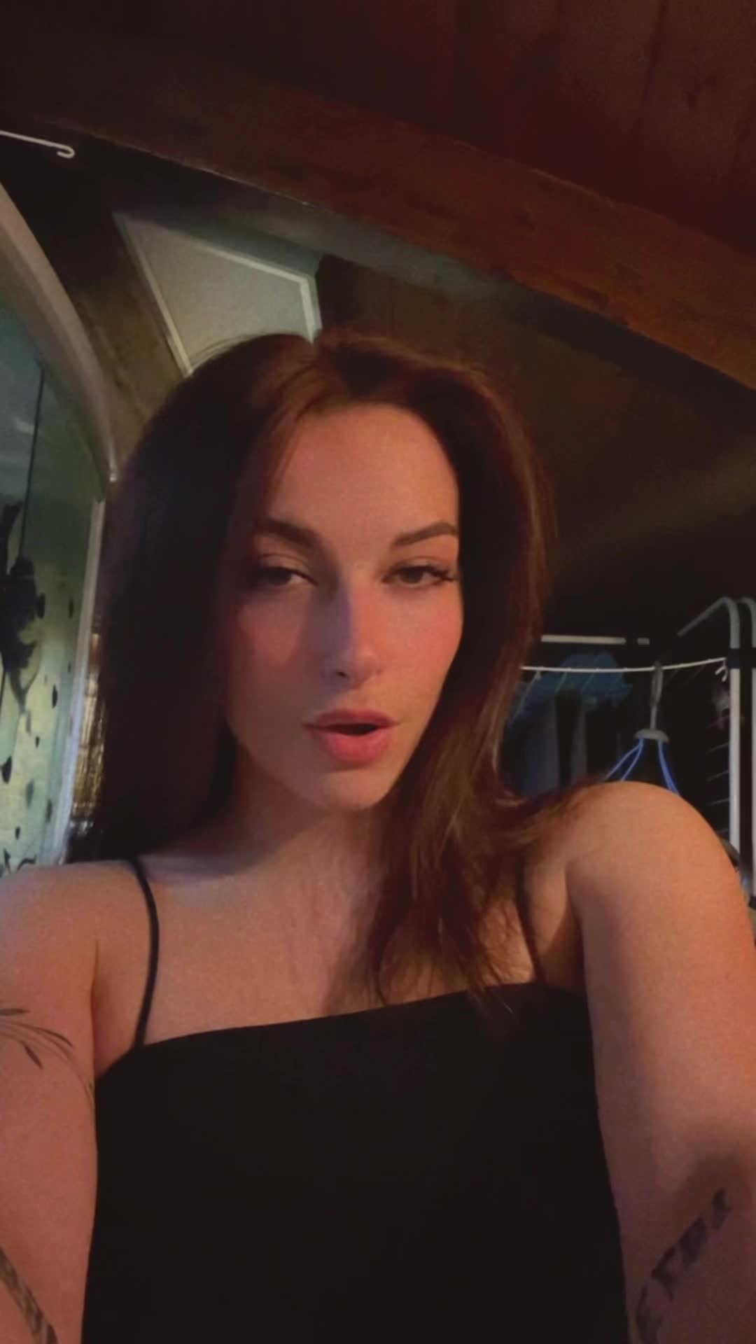 @Ehlauu_