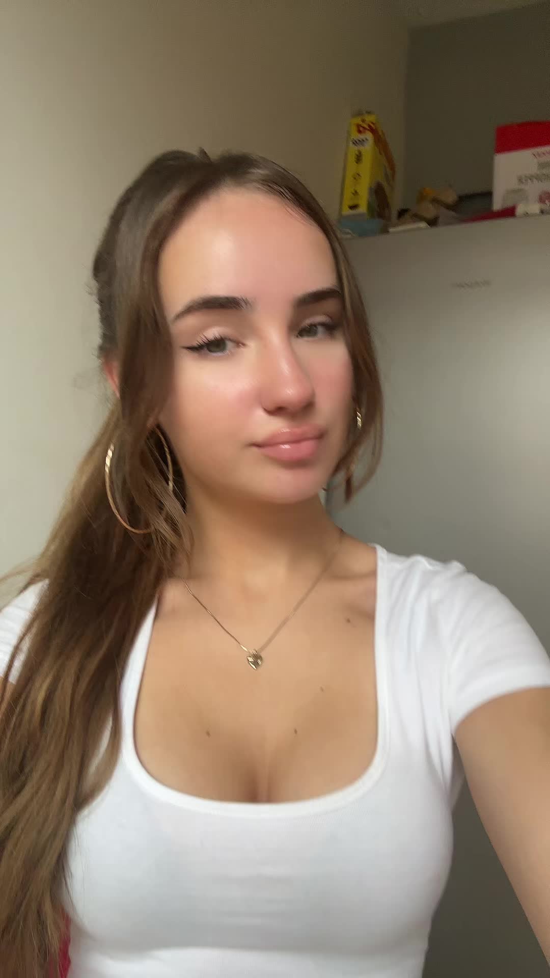 @Ava