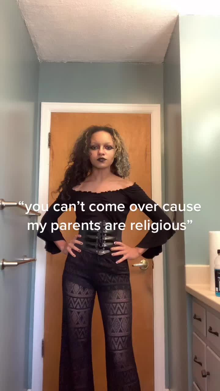 @gothbrat