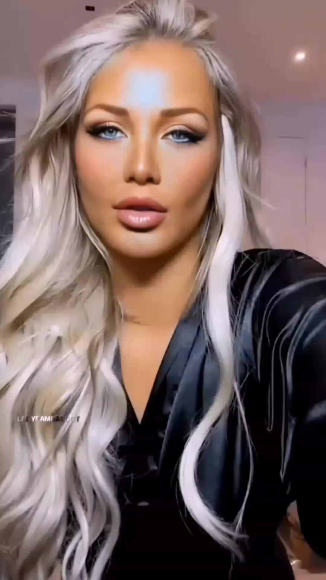 @Pamela Bardot