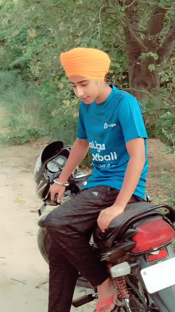 @SaRaNjEeT_sInGh