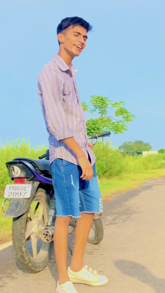 @🤘pratham walia🤘