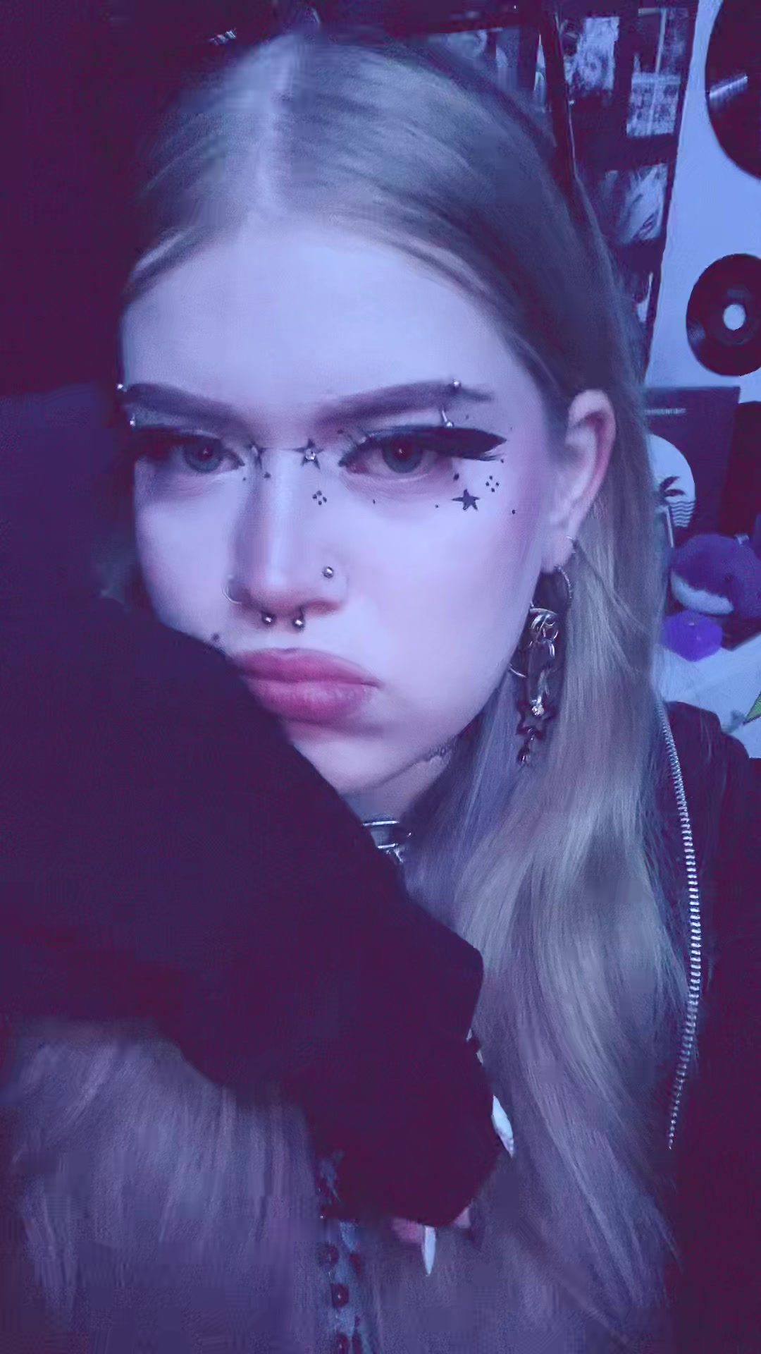 @L u n a ⎕