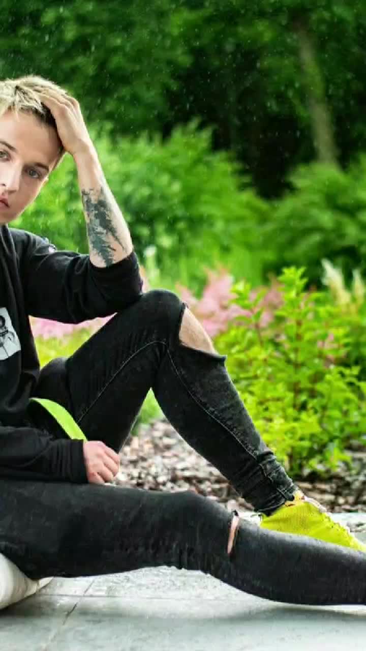 @👑