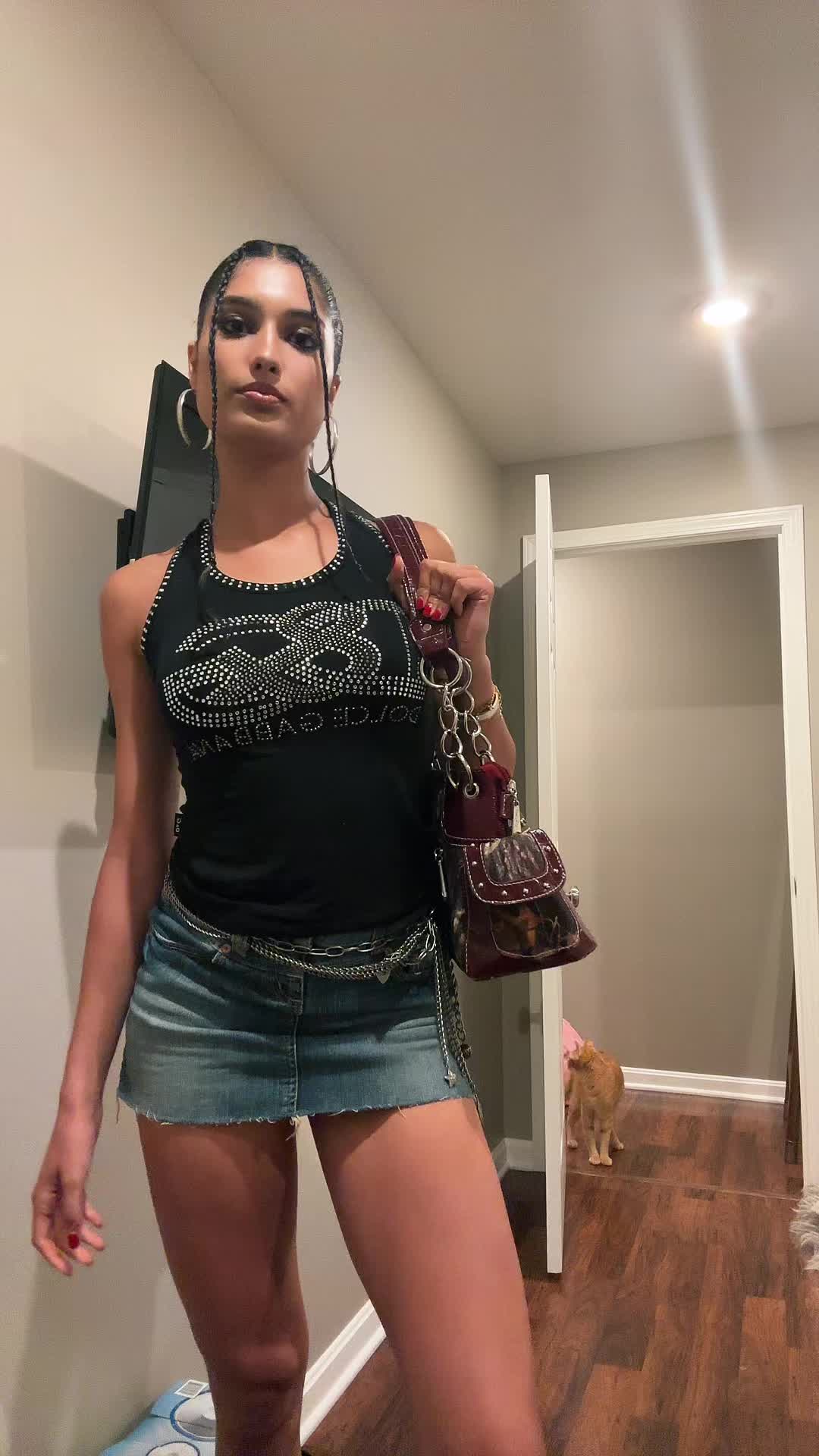 @caroline_moffett01