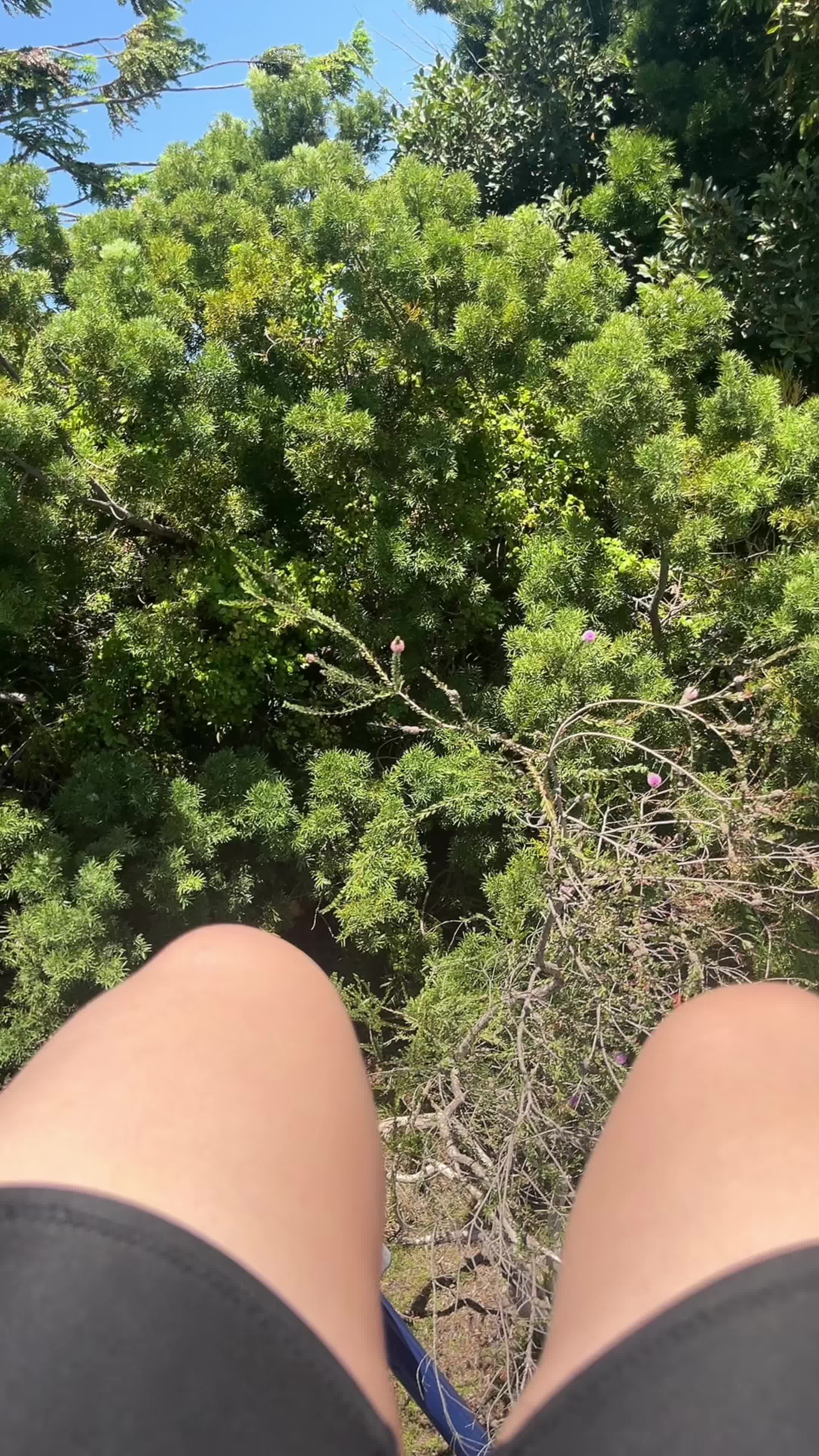 @Weird_Banana_Sinner