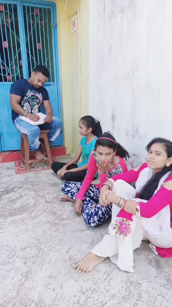 @🥰_Meenakshi_🥰
