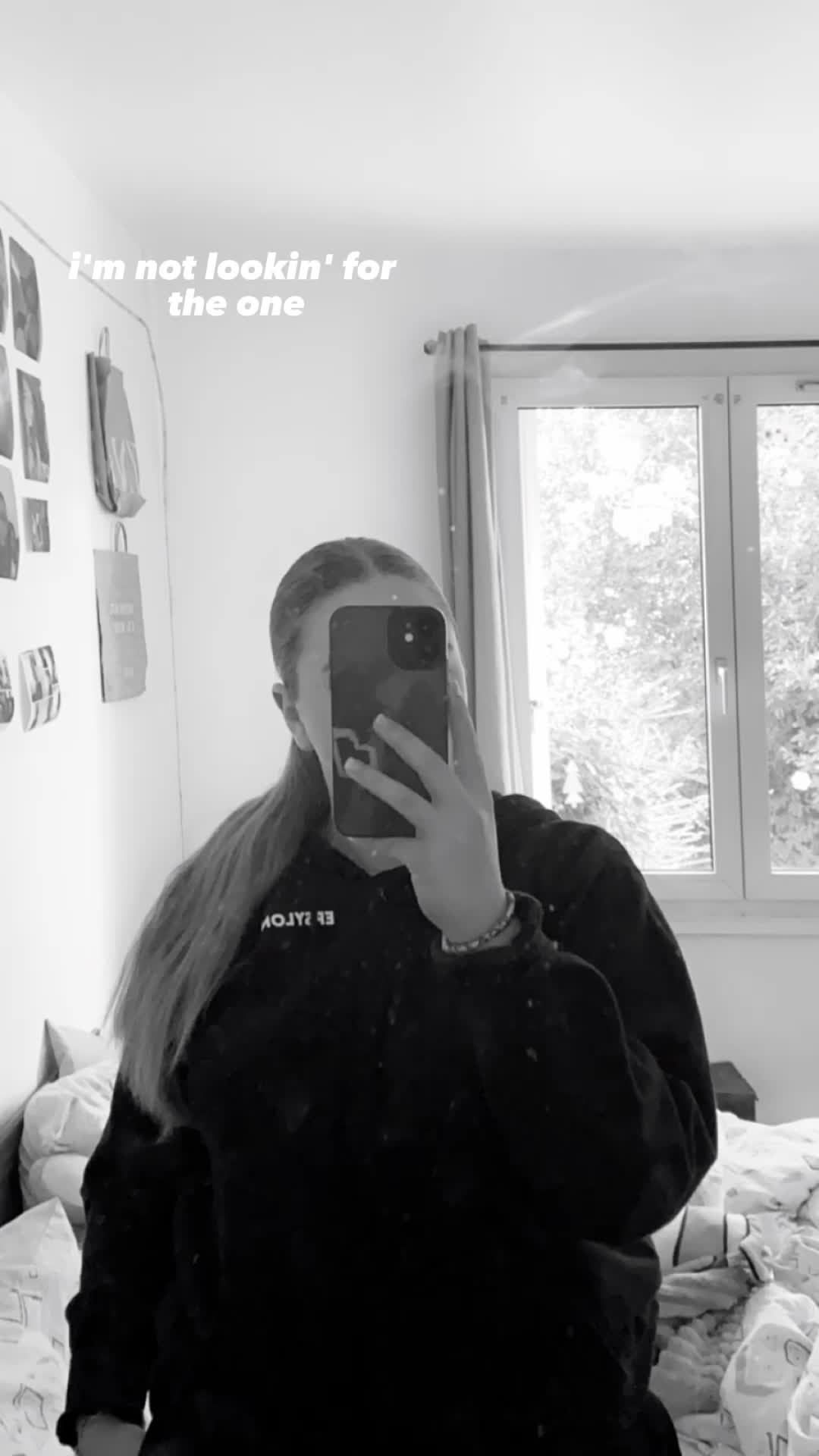 @Emelyne ᥫ᭡