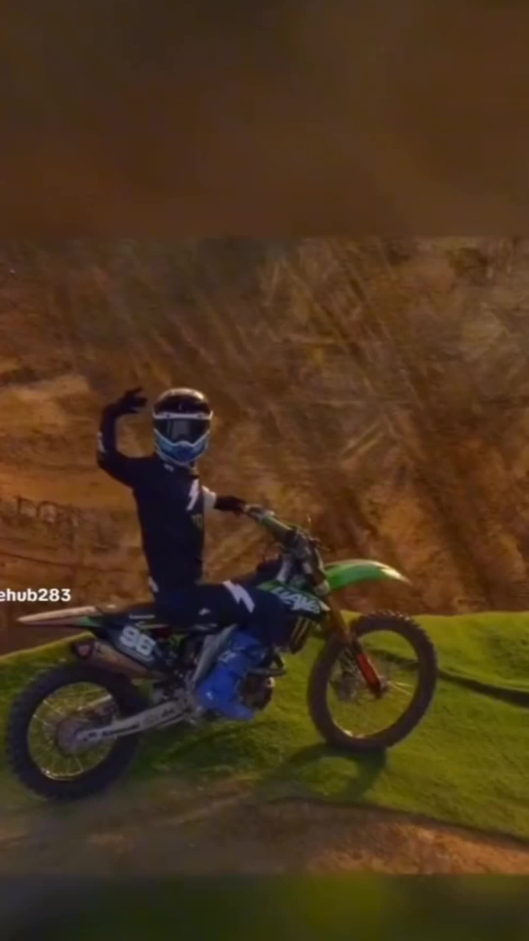 @moi moto