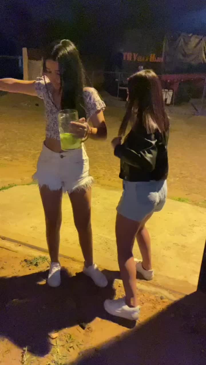 @areli_zarate