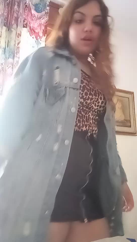 @Anna Valentino