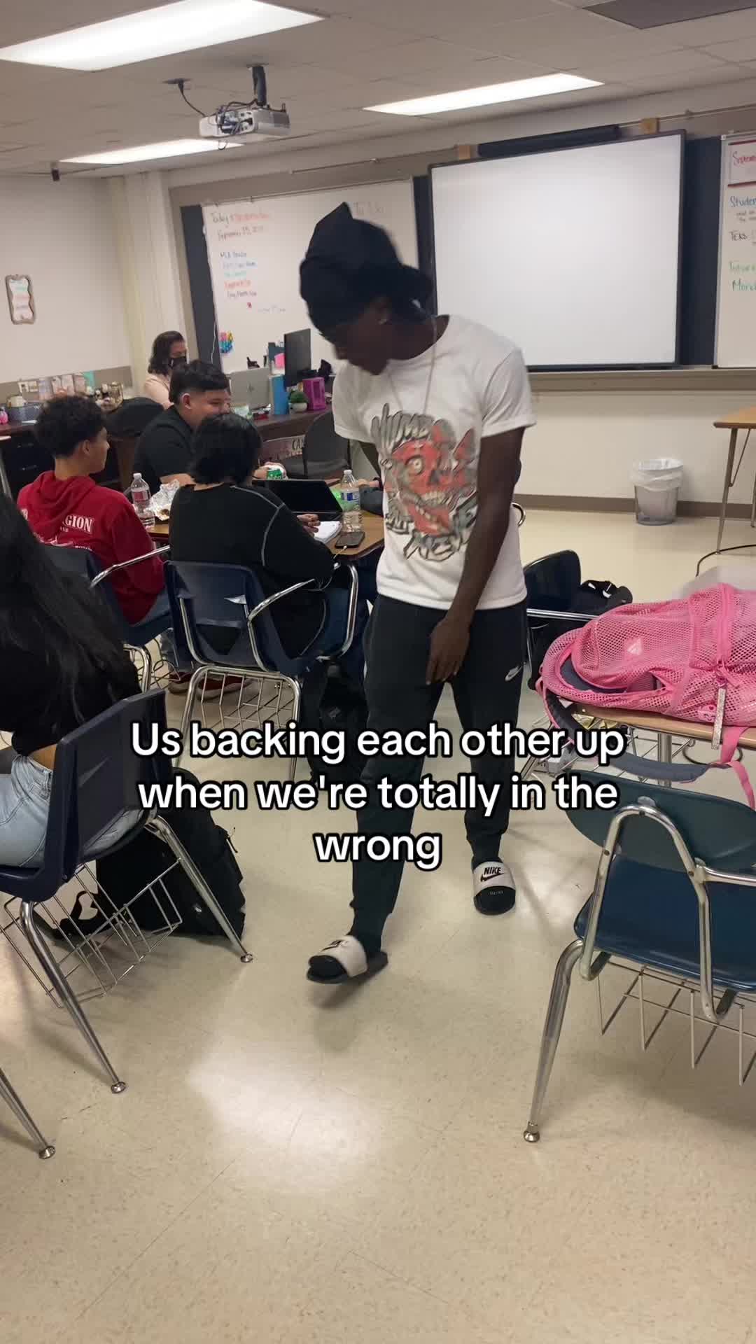 @⃟