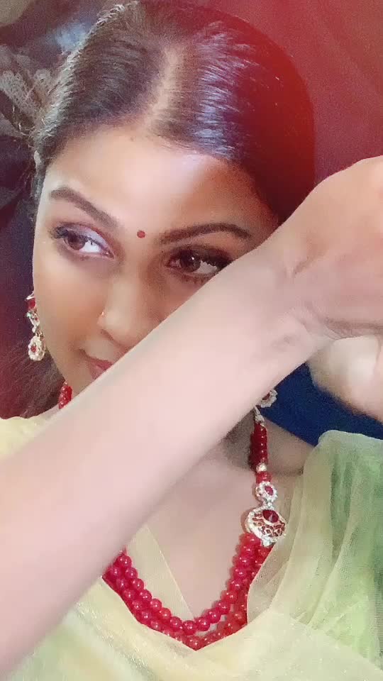 @Sri Nikha (ஸ்ரீநிஹா)