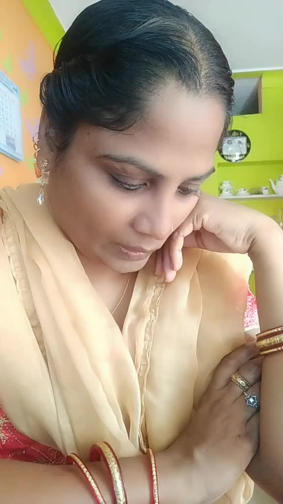 @vallishaheena