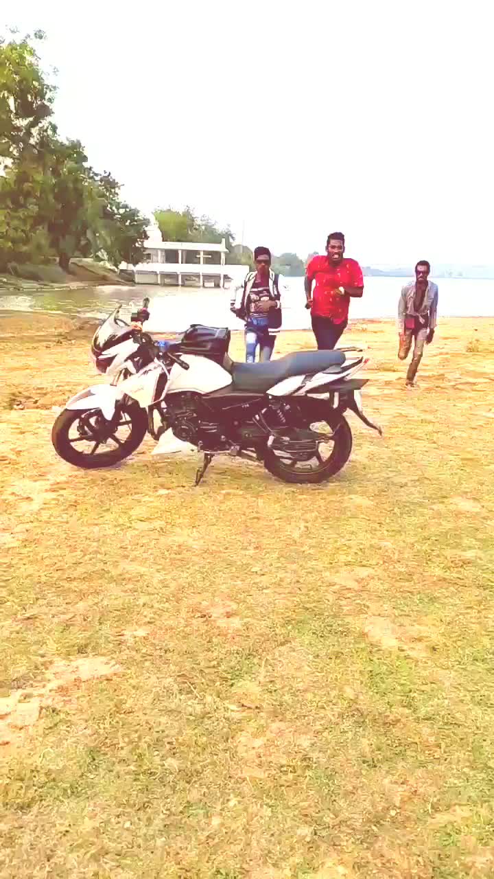 @MI_CK_EL_  U_D_A_Y