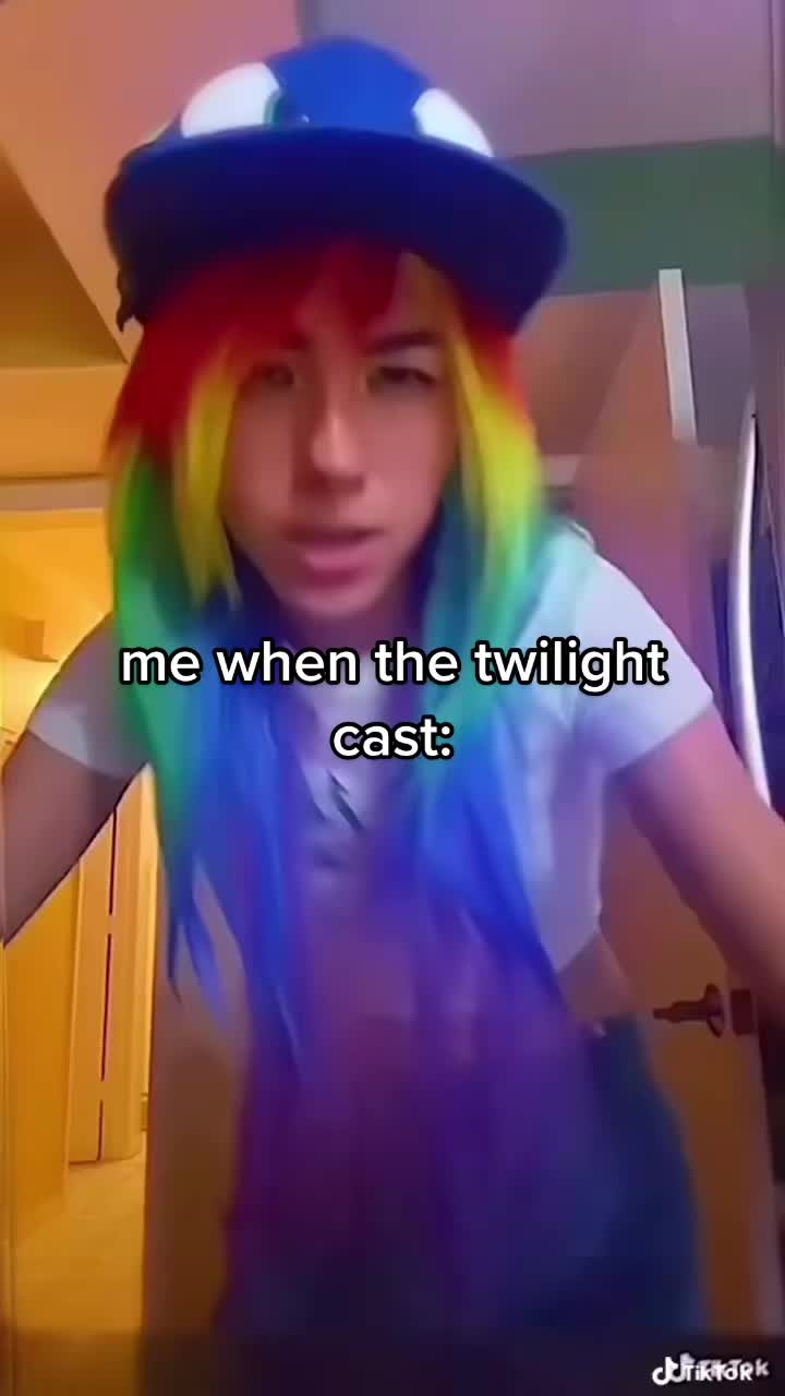 @<3