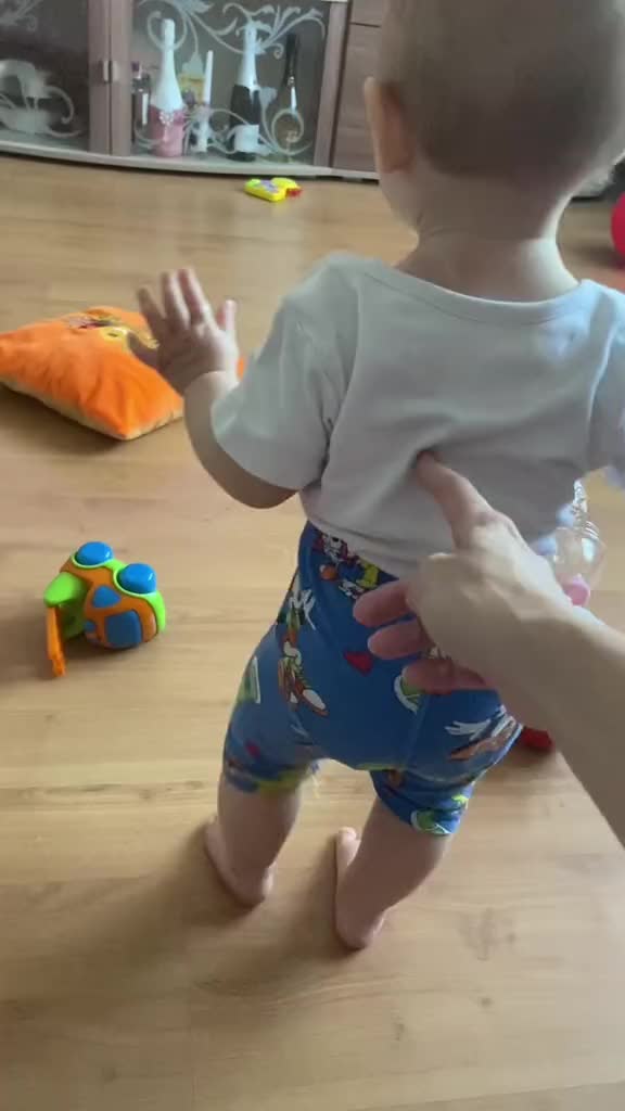 @Инна Плю́та