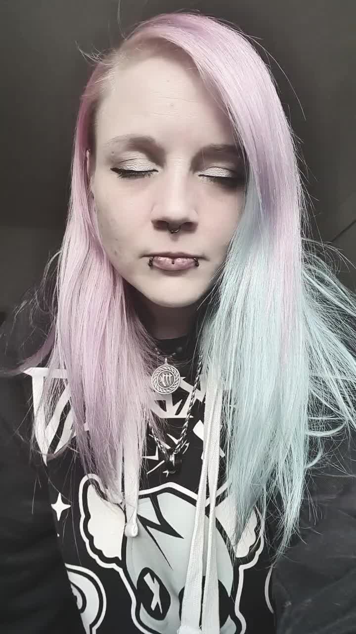 @Liv