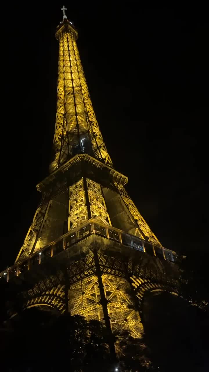@𝑴 𝑪