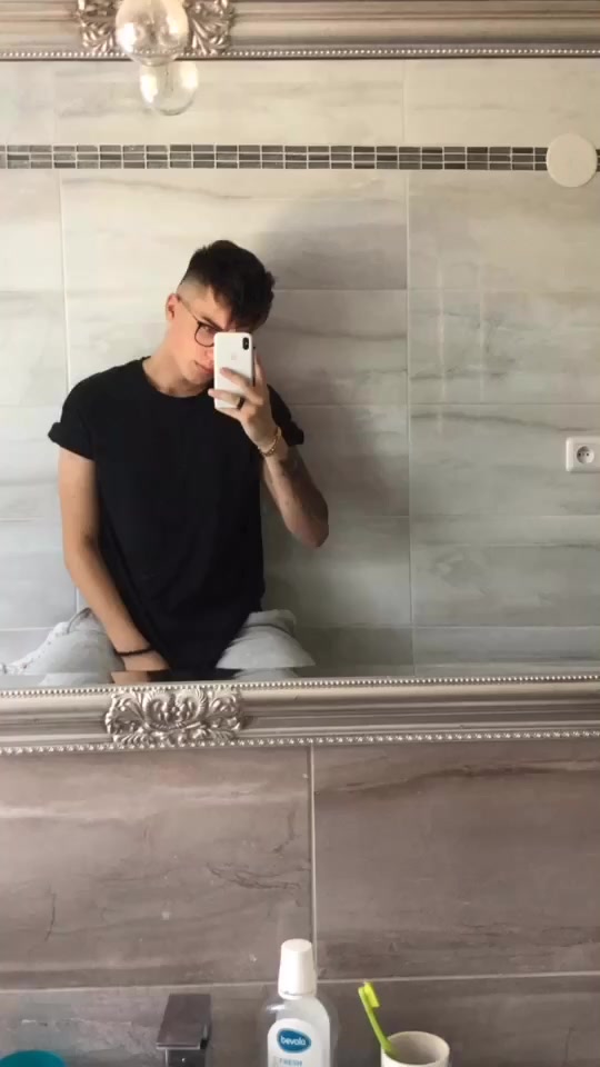@𝐌