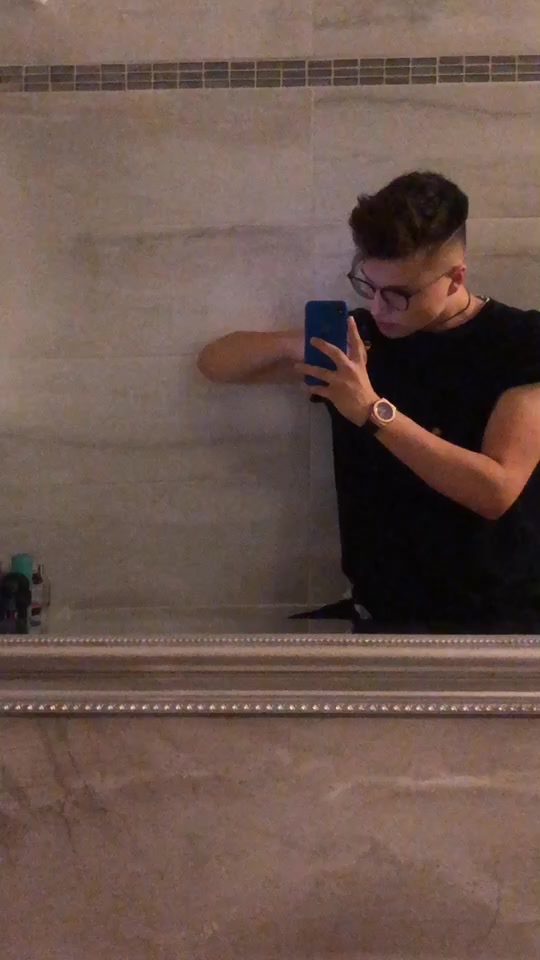 @𝐌
