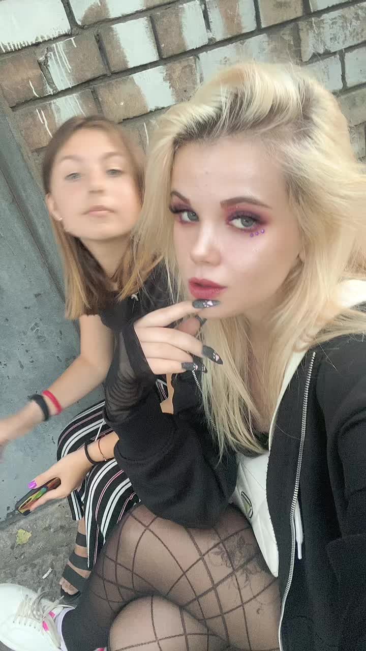 @Анютик