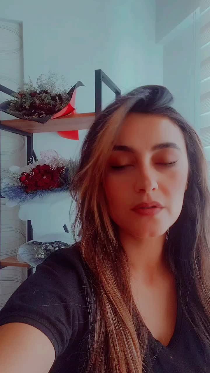 @ÖZLEM TEKEŞ 🖤🖤
