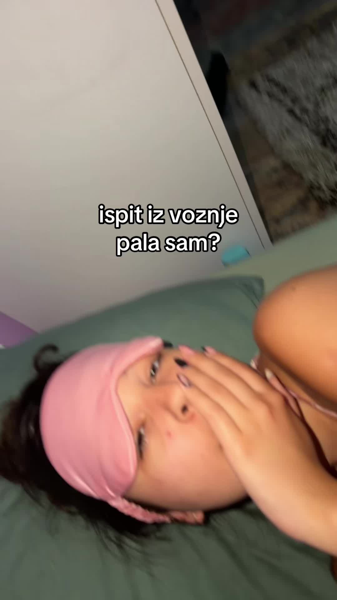 @Isidora