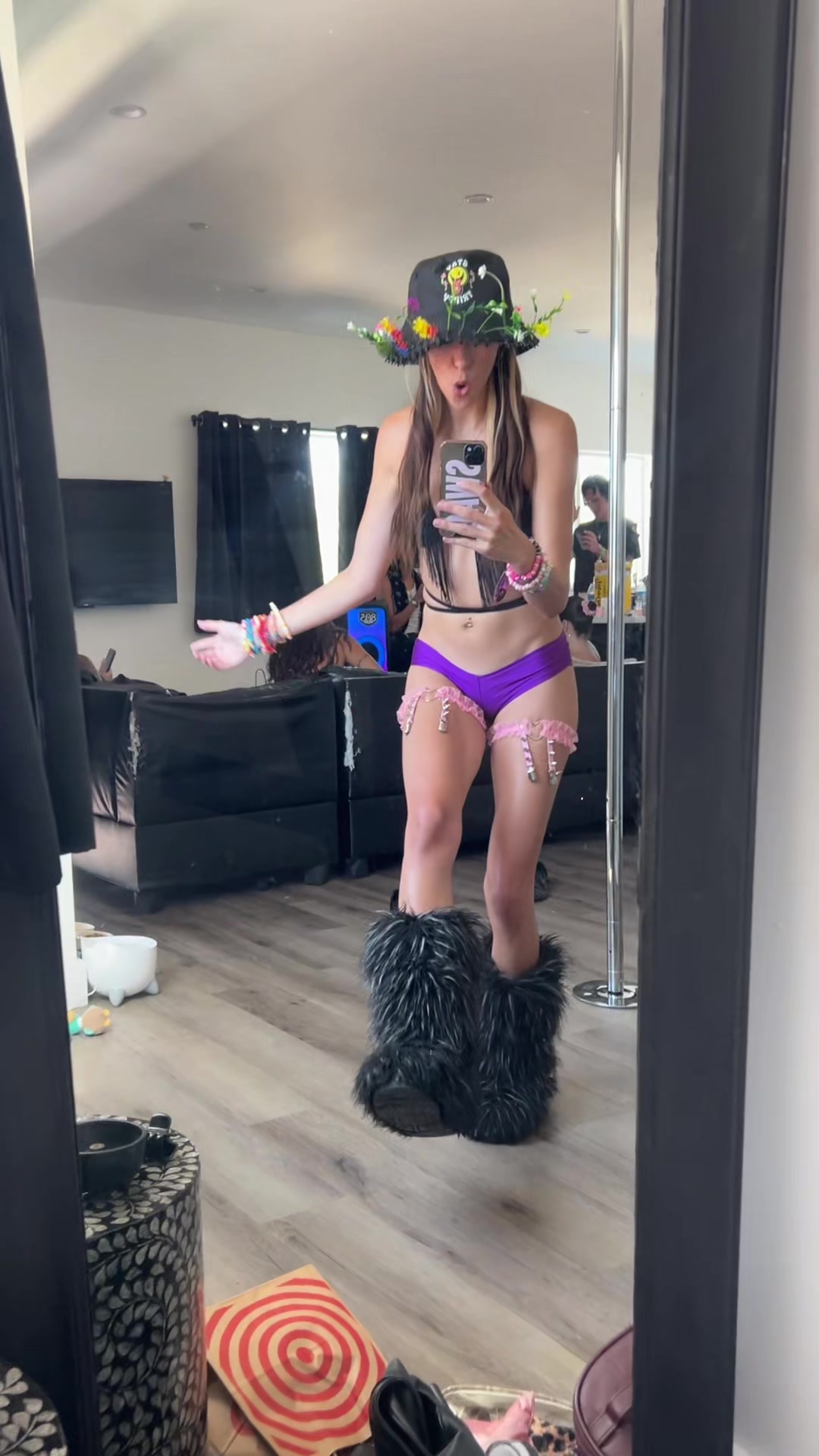 @raveybaby