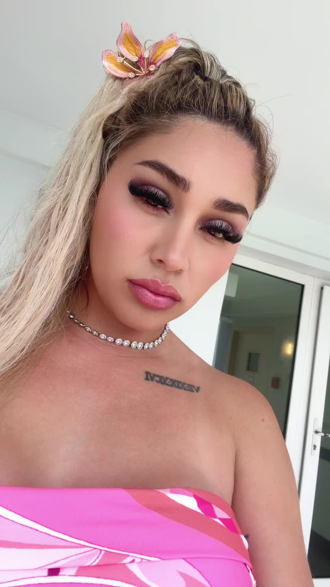 @Julii 956 💋