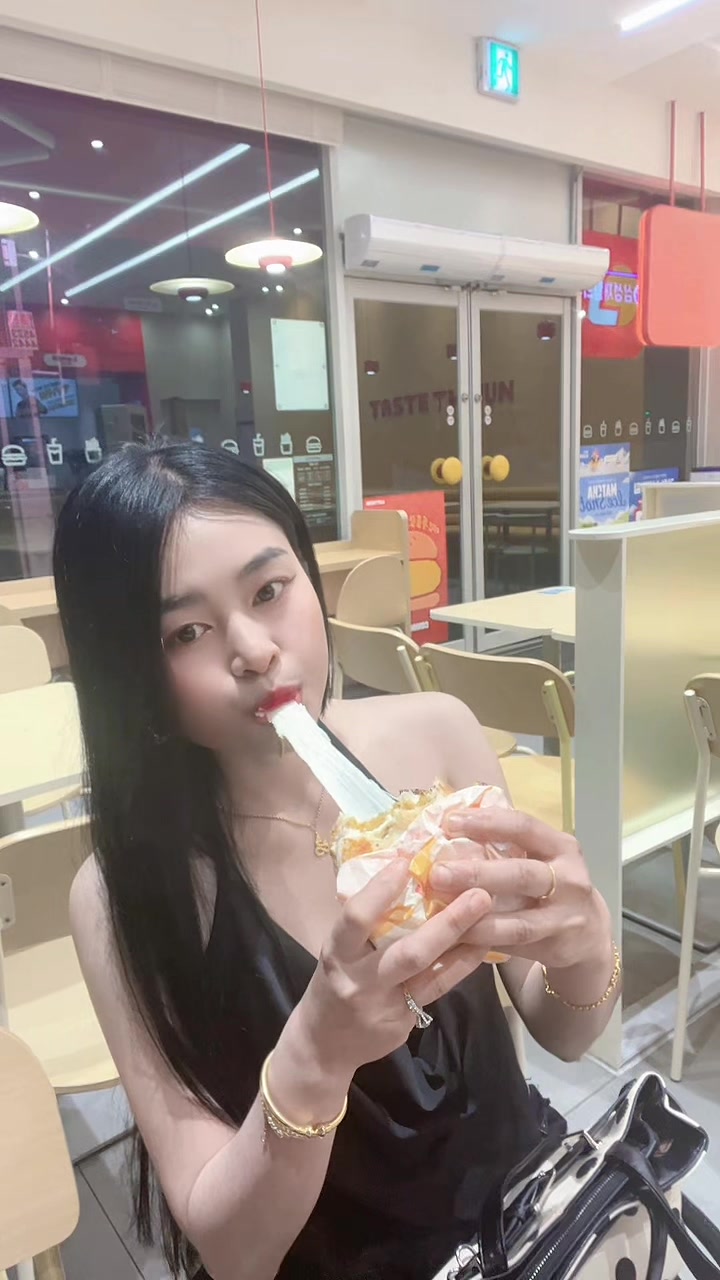 @Oun Sros ๐ค๐ธ
