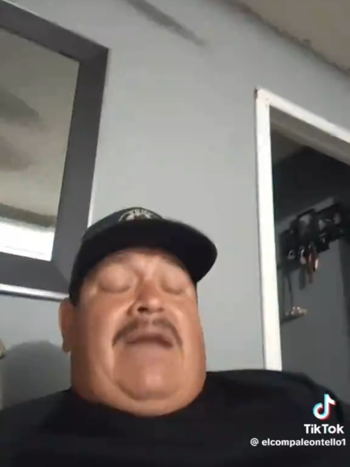 @Pol&iacute;ticamente Moreno
