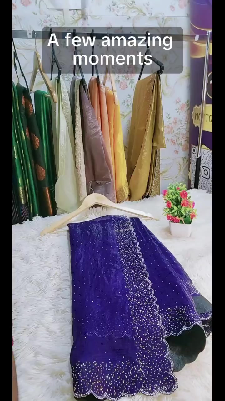 @Nila Silks & Cotton