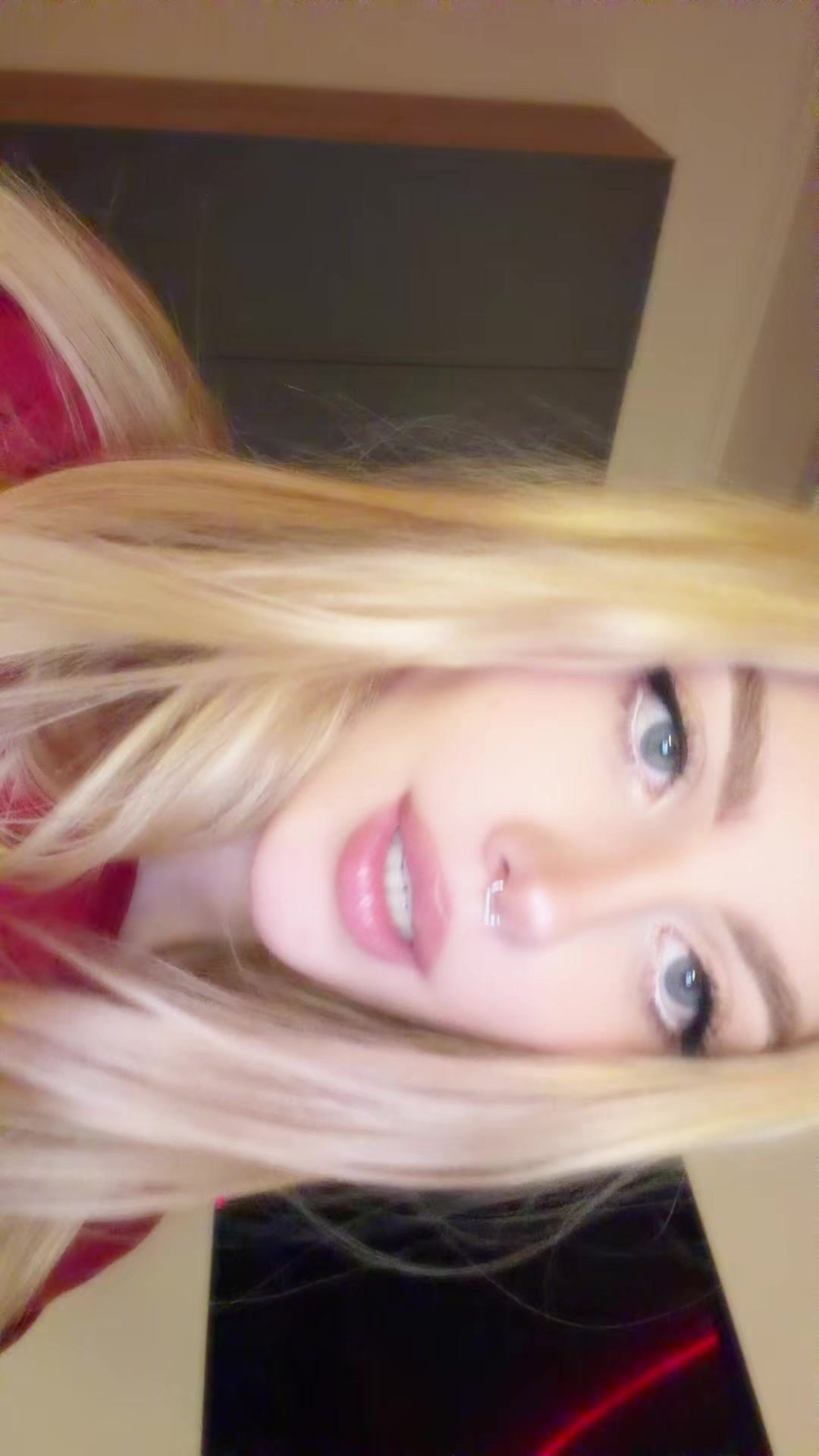 @✭