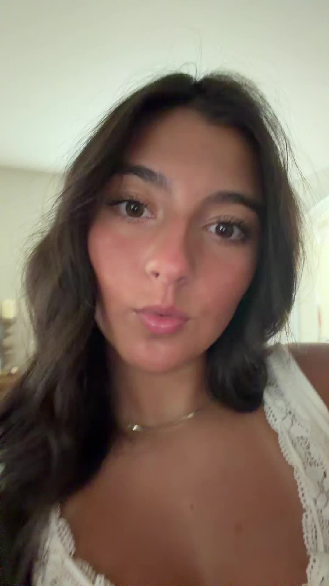 @annefrickenlise