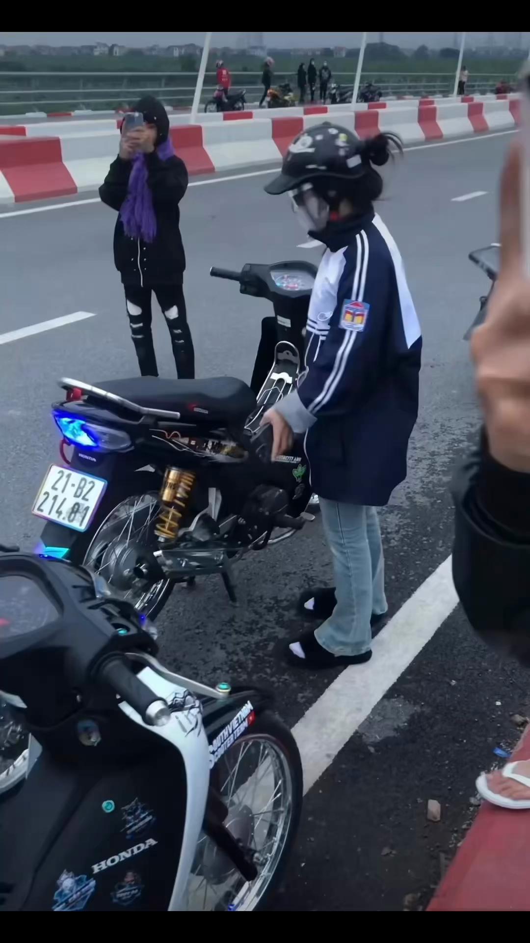 @Č&aacute;o wave🖤