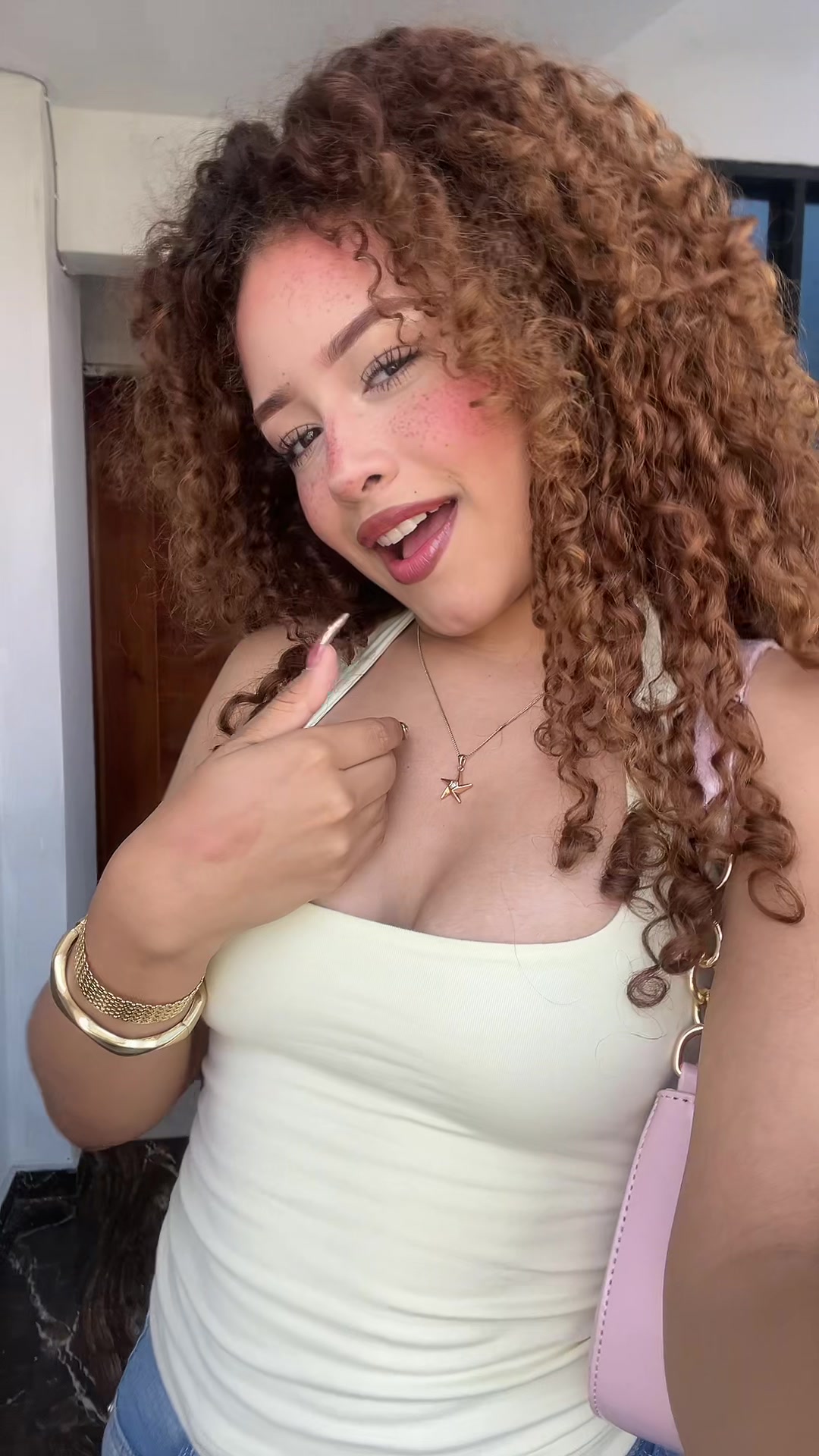 @astridvalentinaa0