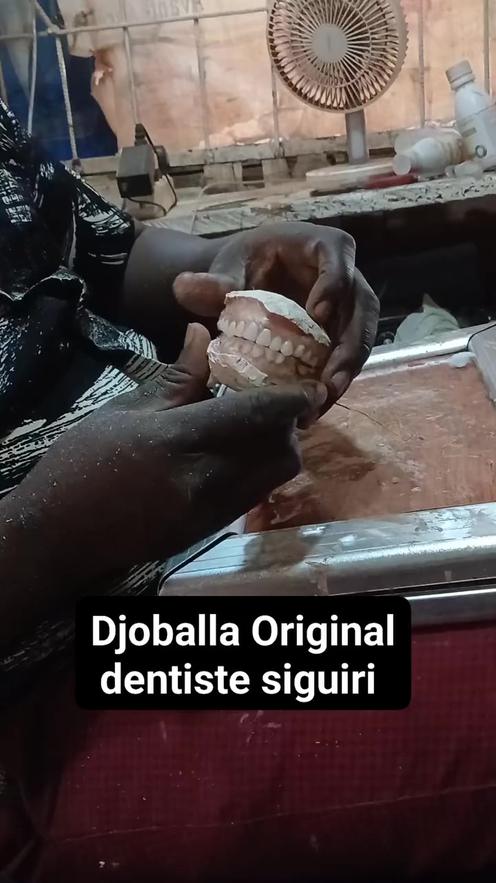 @Djoballa le dentiste