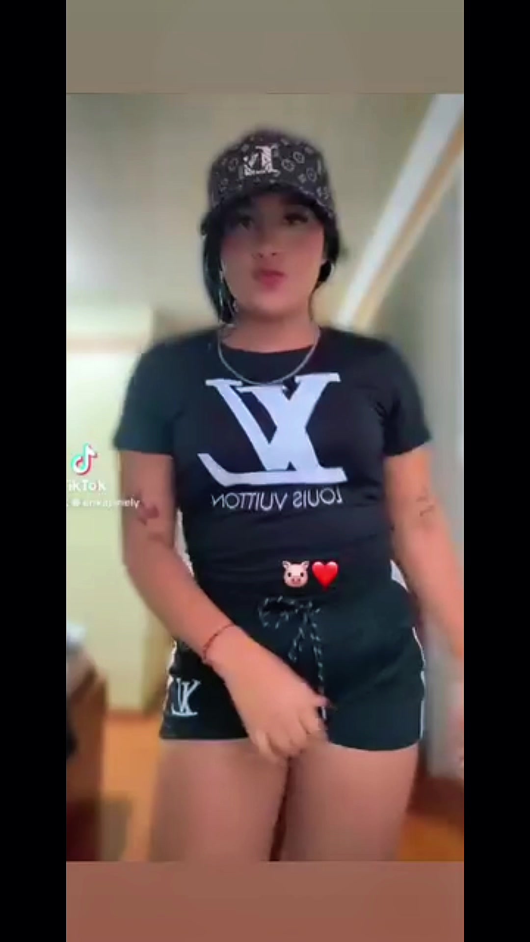@J💸💋
