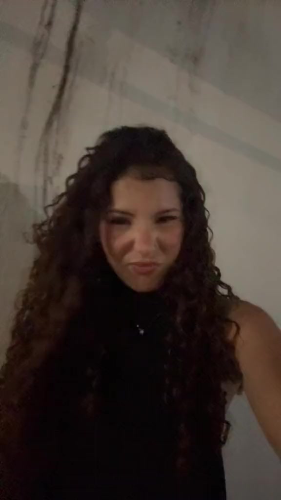 @𝓐𝓷𝓭𝓻𝓮𝔃𝓪💋