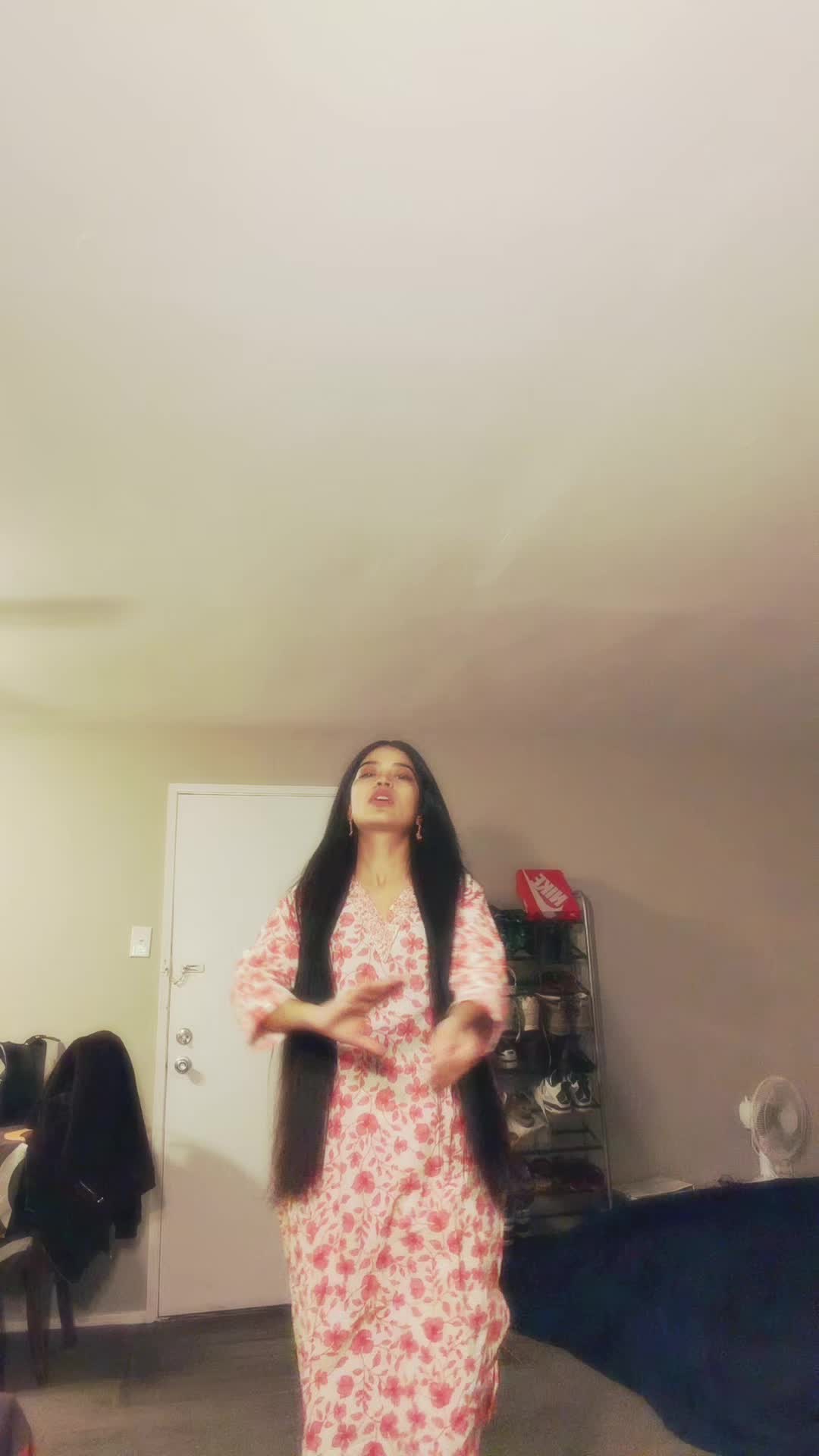 @ROSHNIKA BASTOLA❤️