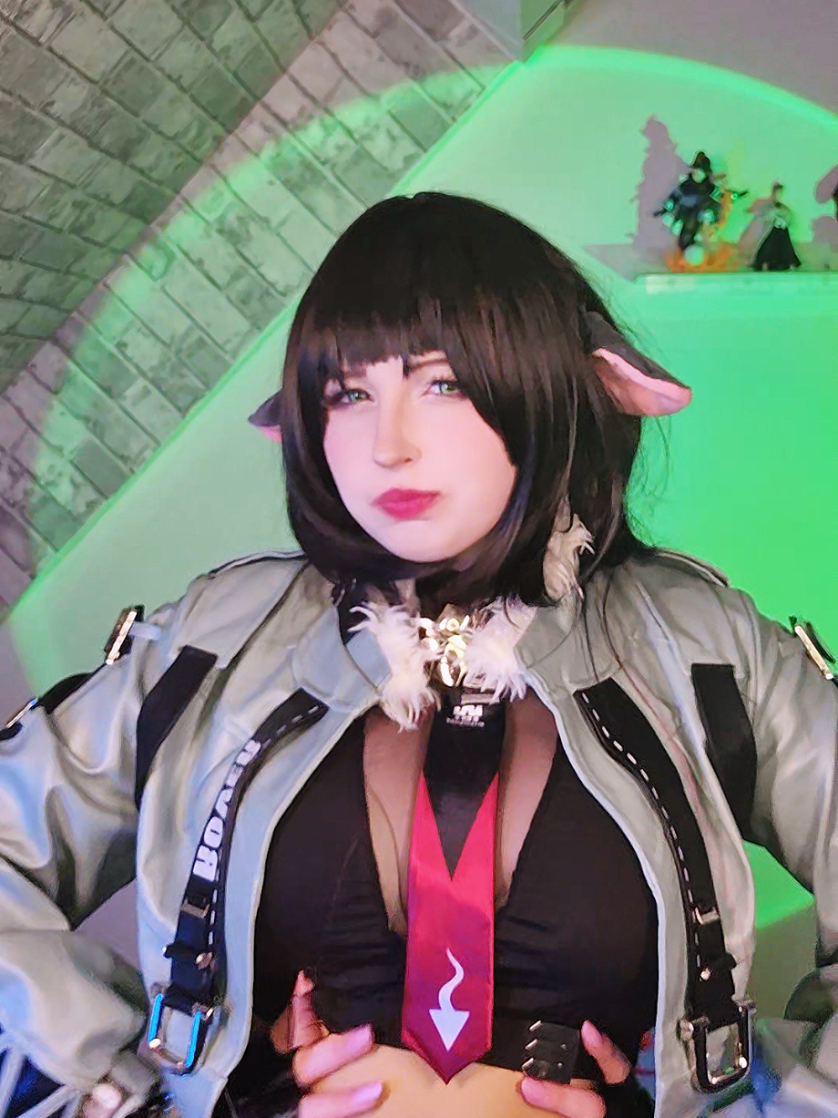 @twitch.tv/nikari_cosplay