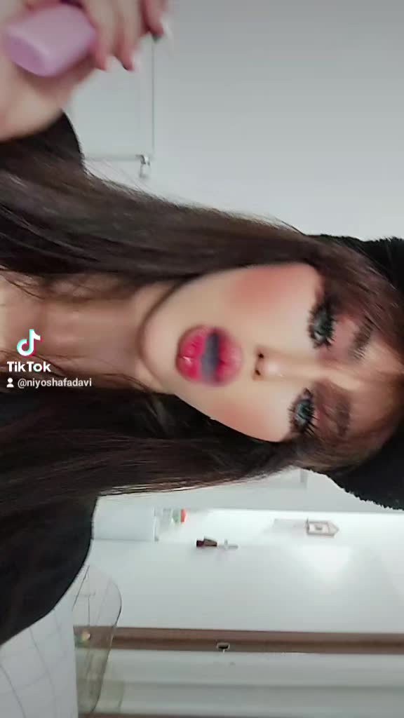 @niyoshafadavi