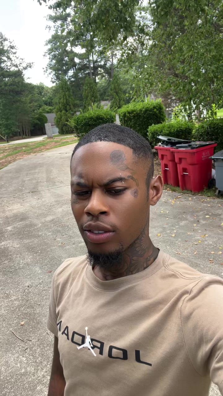 @Dollboy