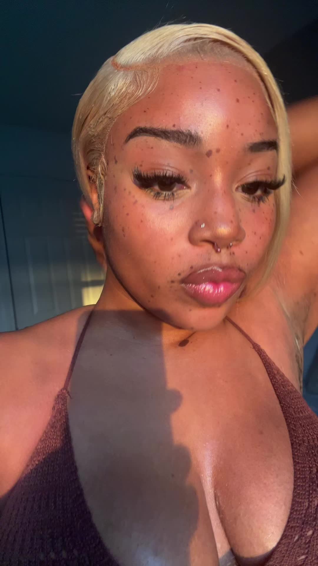 @👩🏽🦰