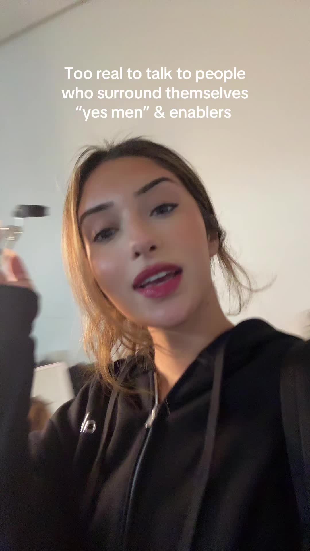 @Veronica Roki