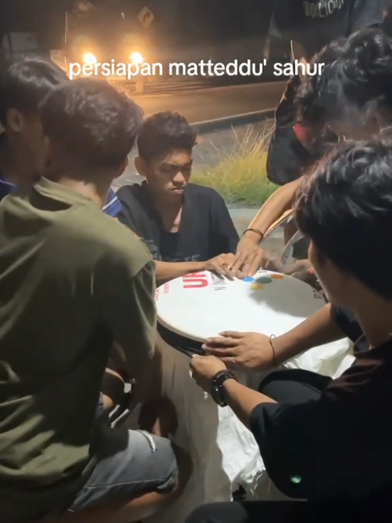 @makkuraga